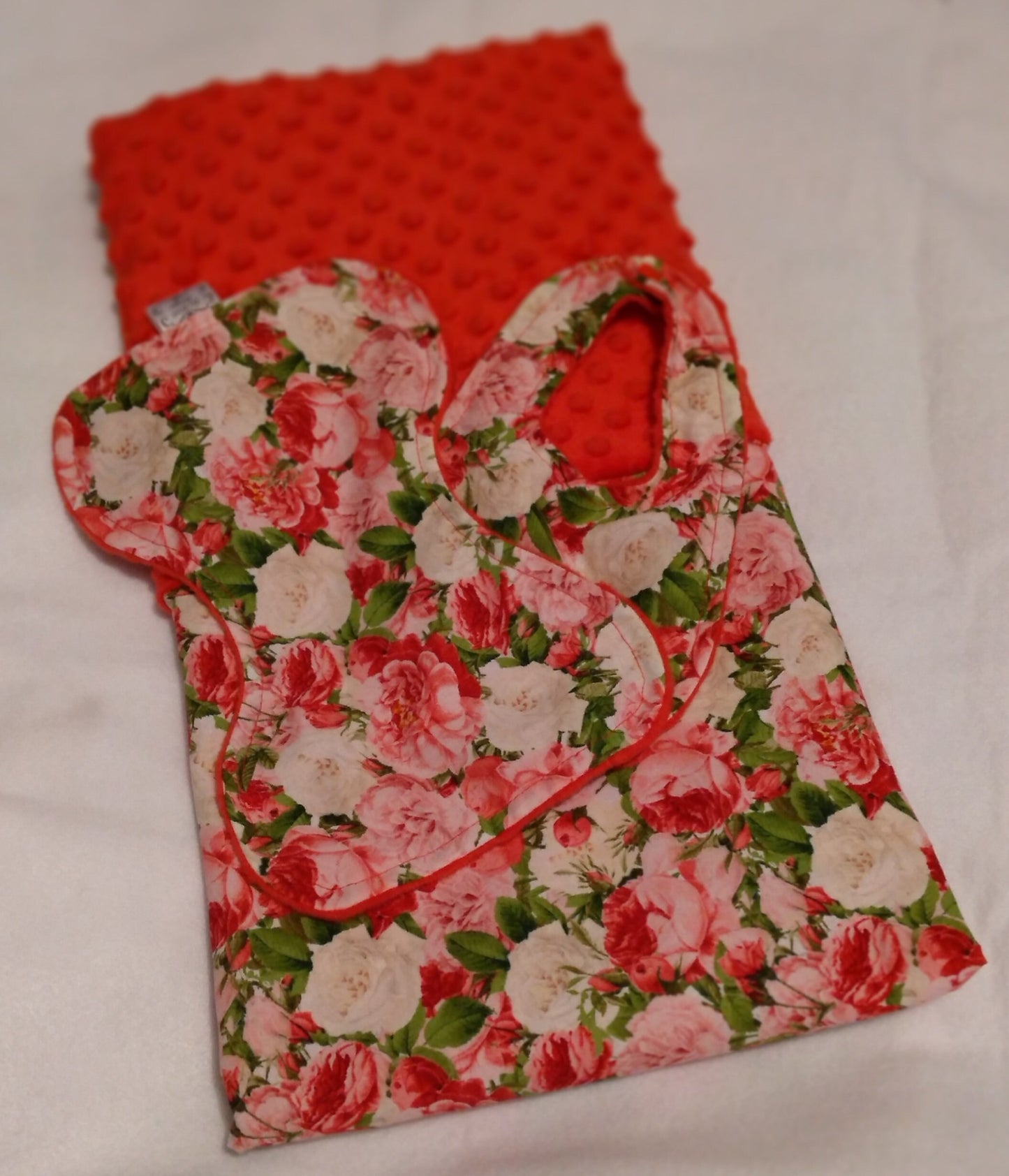 Roses Are Red Embroidered Personalized Newborn Blanket 3-Piece Set